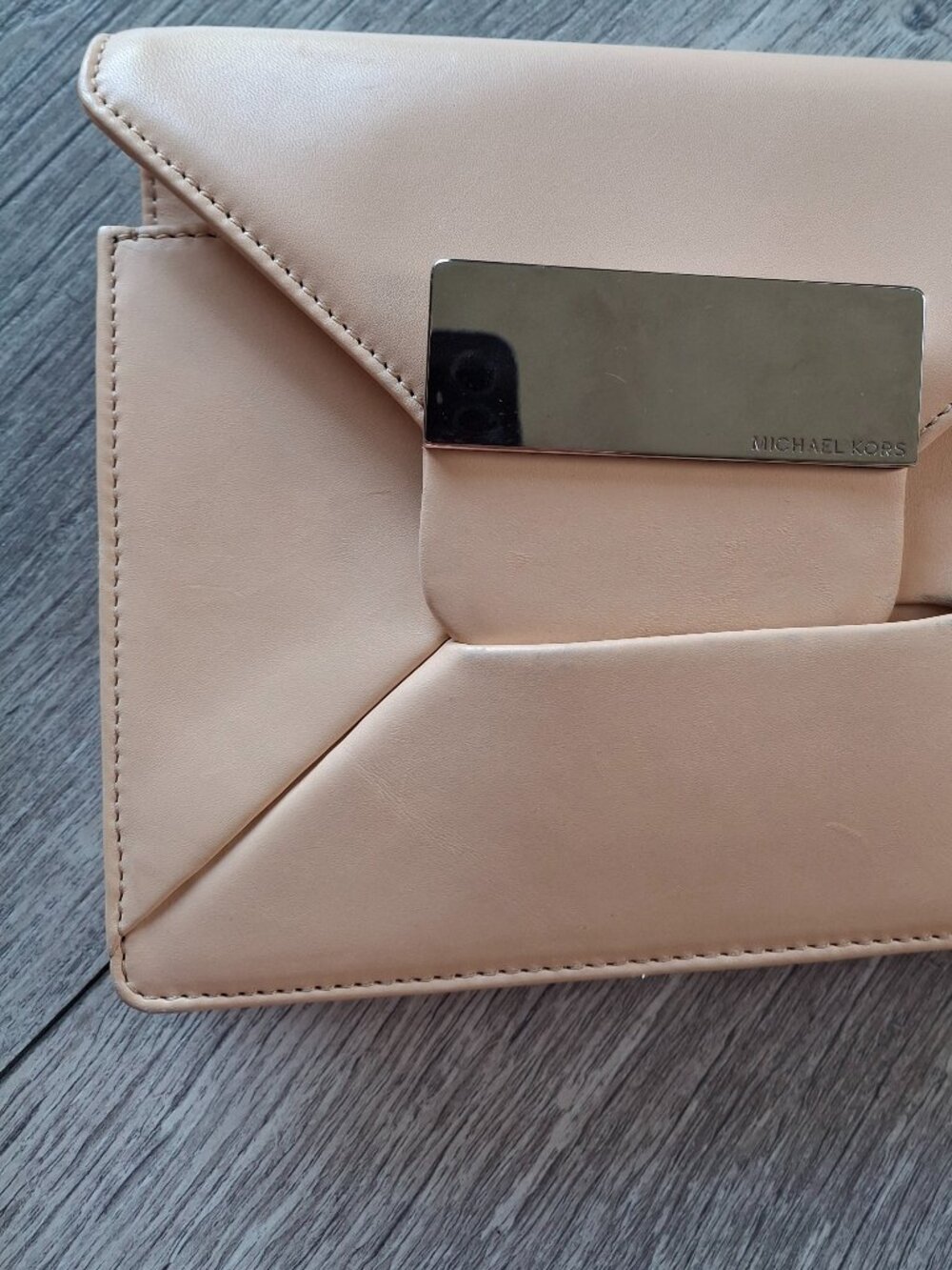 Michael Kors Butter Soft clutch - Picture 3 of 4